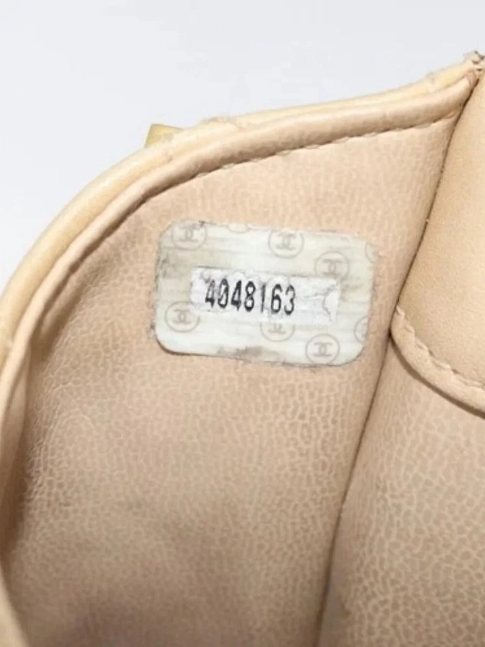 CHANEL Matelasse Chain Shoulder Bag Lamb Skin Beige Gold CC Auth 179876A